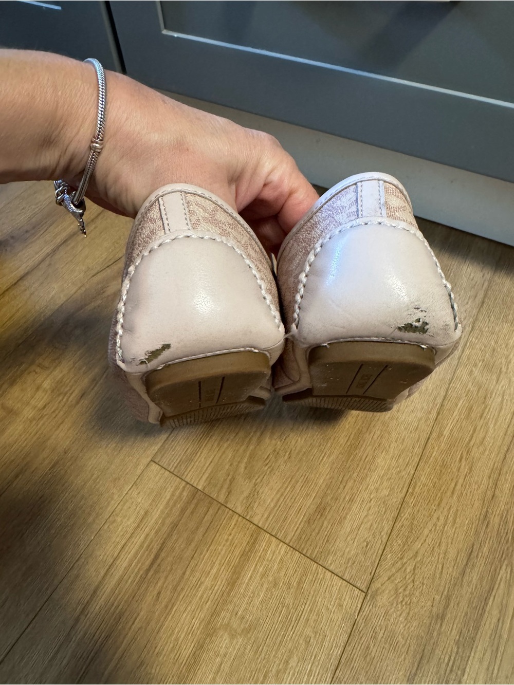 Michael Kors light Pink and Gold MK Logo Quilted Ballet Flats - Picture 8 of 8